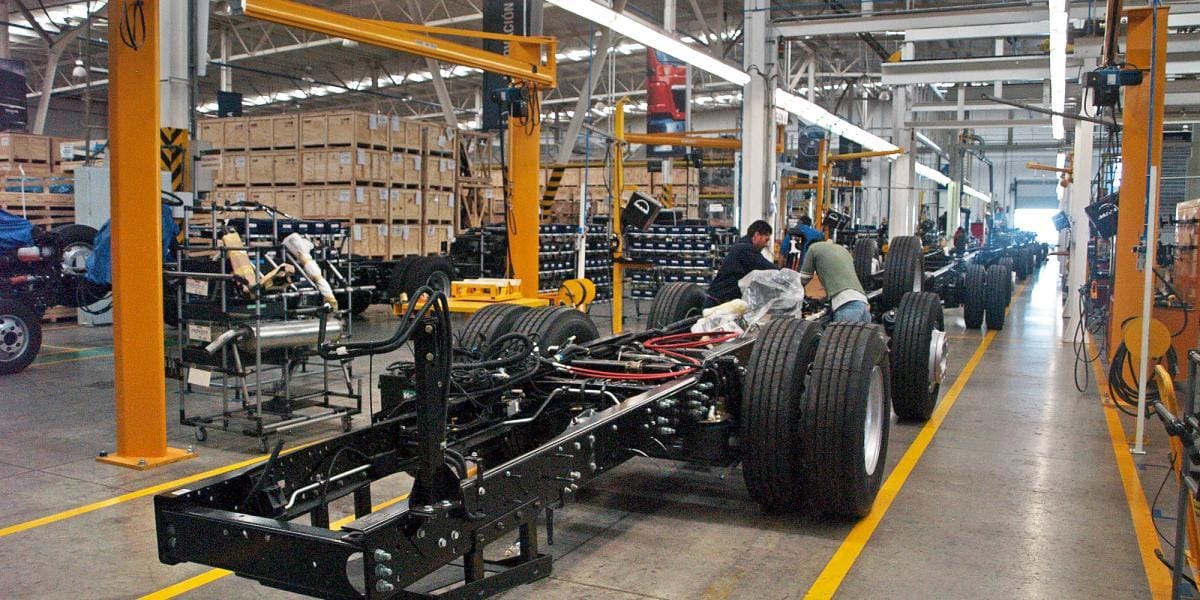 Truck chassis using channel steel