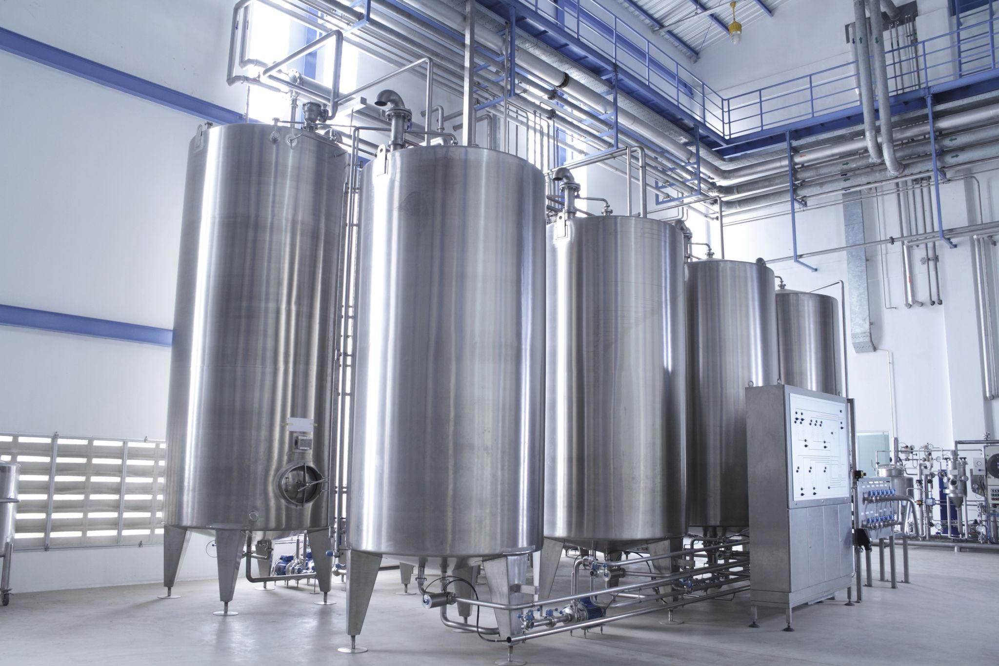 Water treatment equipment using stainless steel plate